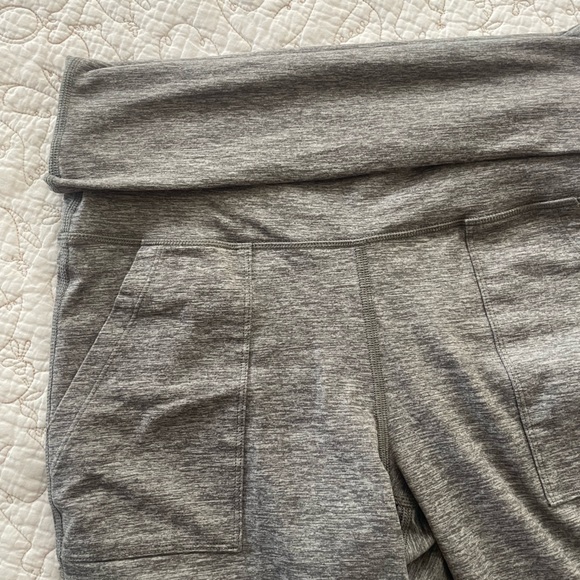 Grey Aerie Flare Yoga Pants with Pockets - Picture 4 of 6